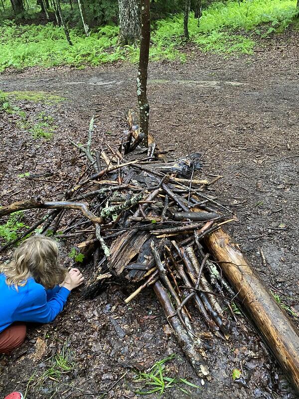 camper building mud creature home